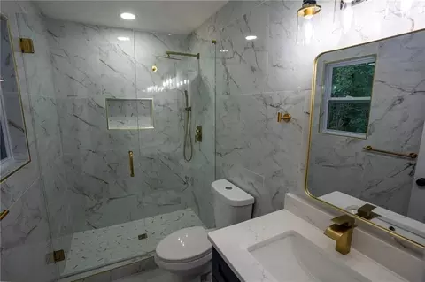 Bath - 4318 Buckingham Pl, Duluth, GA 30096 photo 1 of 7