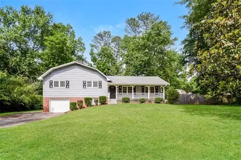 6581 Windsor Dr, Acworth, GA 30102