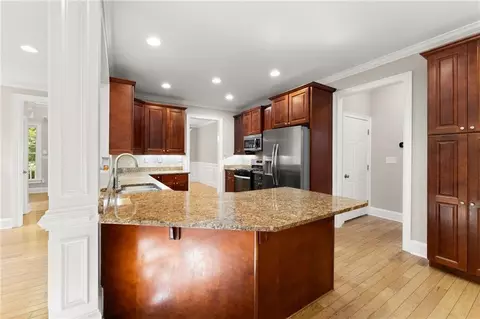 7620 Paces Ln, Gainesville, GA 30506 photo 3