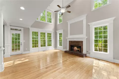 7620 Paces Ln, Gainesville, GA 30506 photo 2