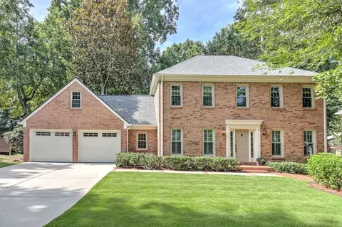 420 Sassafras Ln, Roswell, GA 30076