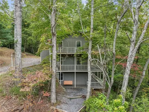 4113 White Oak Dr, Hiawassee, GA 30546