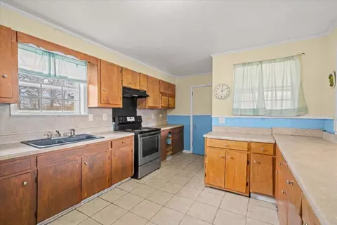 Kitchen - 133 Rolling Acres 2nd St, Calhoun, GA 30701 photo 3 of 8