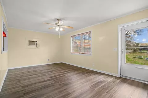 Living - 133 Rolling Acres 2nd St, Calhoun, GA 30701 photo 2 of 4