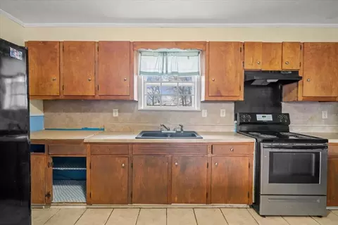 Kitchen - 133 Rolling Acres 2nd St, Calhoun, GA 30701 photo 7 of 8