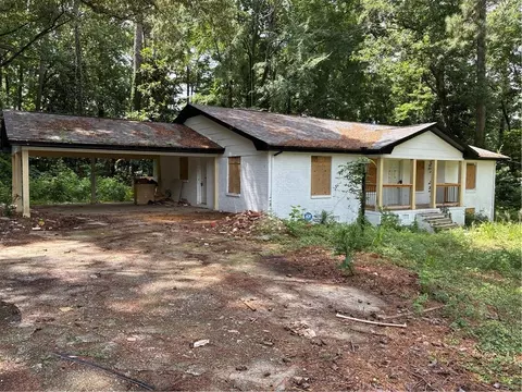 2386 Young Rd, Stone Mountain, GA 30088