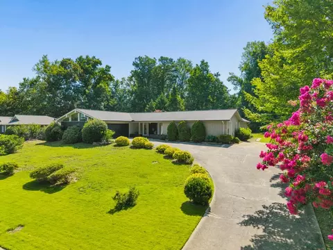 746 Hillwood Dr, Marietta, GA 30068