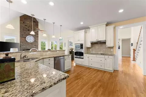 526 Orchard Dr, Clarkesville, GA 30523 photo 12