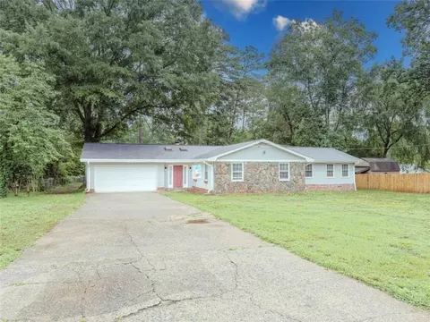 808 Glen Cir SW, Lawrenceville, GA 30044