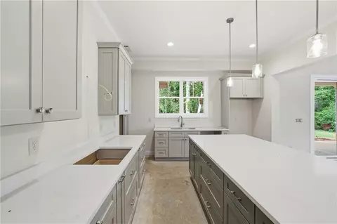 Kitchen - 109 Grove Park Dr, Cornelia, GA 30531 photo 2 of 4