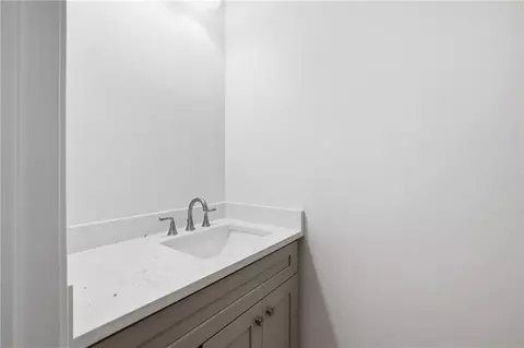 Bath - 109 Grove Park Dr, Cornelia, GA 30531 photo 1 of 7