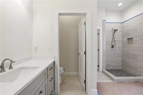 Bath - 109 Grove Park Dr, Cornelia, GA 30531 photo 3 of 7