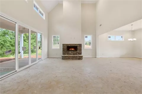 Living - 109 Grove Park Dr, Cornelia, GA 30531 photo 3 of 8