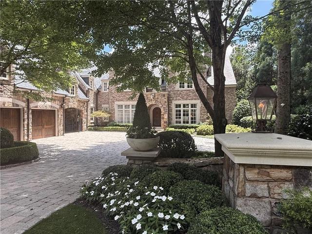 675 W Paces Ferry Apt 4 Rd NW, Atlanta, GA 30327