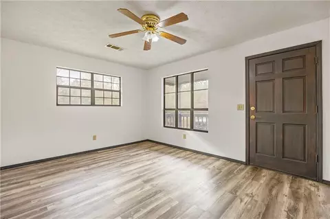 Living - 181 Lower Wirebridge Rd, Stephens, GA 30667 photo 3 of 4