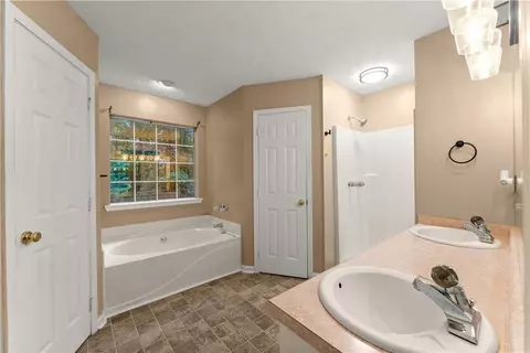Bath - 1961 Cedar Bluff Rd, Monroe, GA 30656 photo 1 of 2