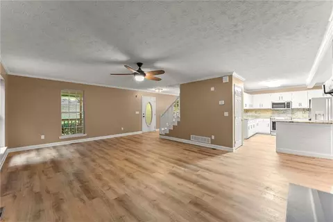 Living - 1961 Cedar Bluff Rd, Monroe, GA 30656 photo 4 of 6