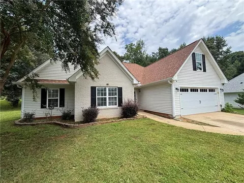 3720 Scotland Ln, Snellville, GA 30039