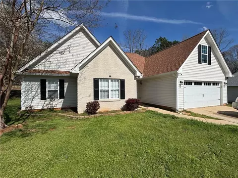 3720 Scotland Ln, Snellville, GA 30039