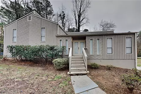 2929 Manitoba Ln, Marietta, GA 30062