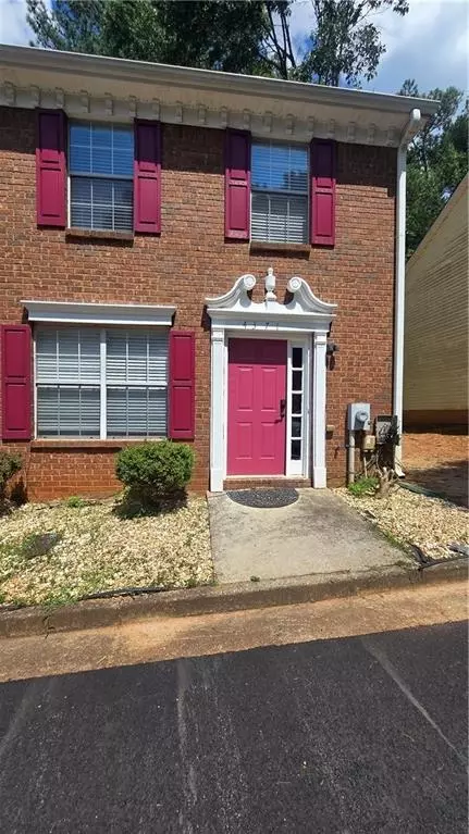 4371 Village Square Ln, Stone Mountain, GA 30083