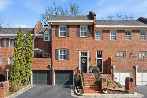 423 Jefferson Cir, Atlanta, GA 30328