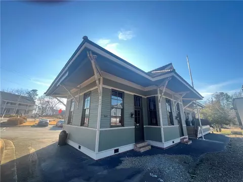 Exterior - 433 Edgewater Chase, Canton, GA 30115 photo 4 of 11