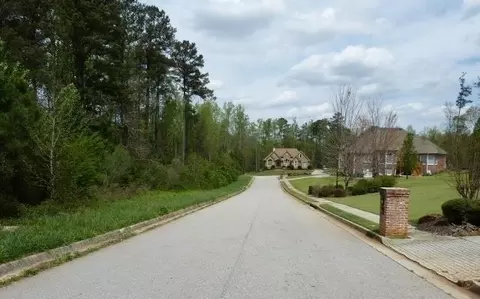 204 Benefield Ct, Stockbridge, GA 30281