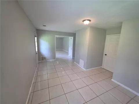 Living - 6924 Biscayne Blvd, Rex, GA 30273 photo 4 of 6
