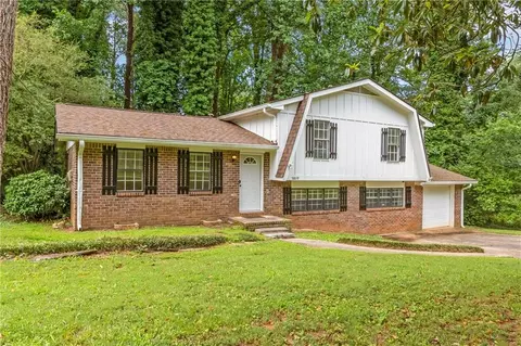 5809 Oakleaf Way, Stone Mountain, GA 30087