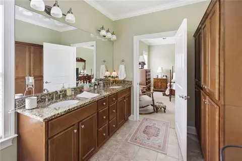 Bath - 105 Maplecrest Ln SE, Rome, GA 30161 photo 1 of 6