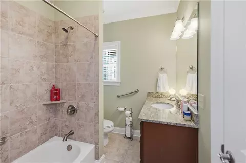 Bath - 105 Maplecrest Ln SE, Rome, GA 30161 photo 5 of 6