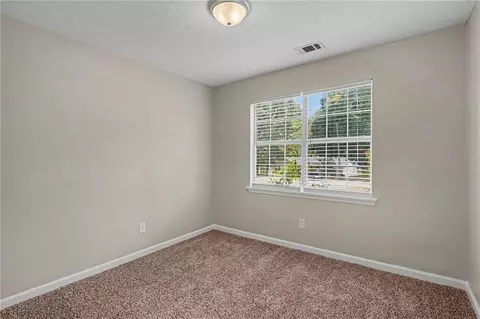 560 E Country Woods Dr, Covington, GA 30016 photo 9