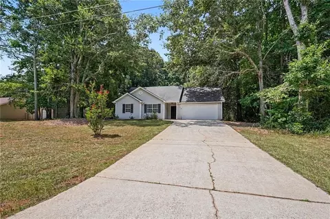 560 E Country Woods Dr, Covington, GA 30016 photo 2