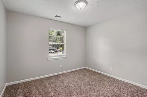 560 E Country Woods Dr, Covington, GA 30016 photo 10