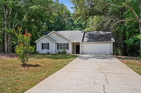 560 E Country Woods Dr, Covington, GA 30016 photo 3