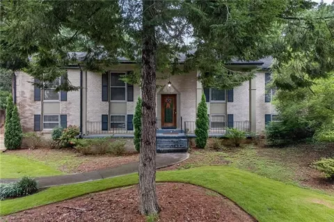 2509 Maclaren Cir, Atlanta, GA 30360