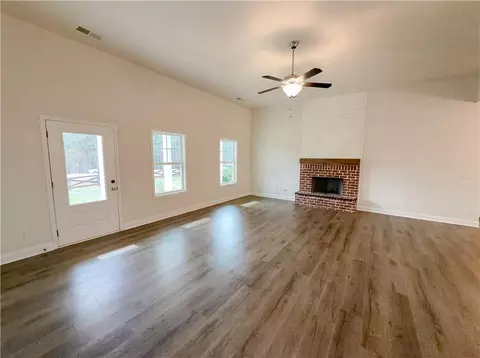Living - 1841 Highway 138, Monroe, GA 30655 photo 2 of 4