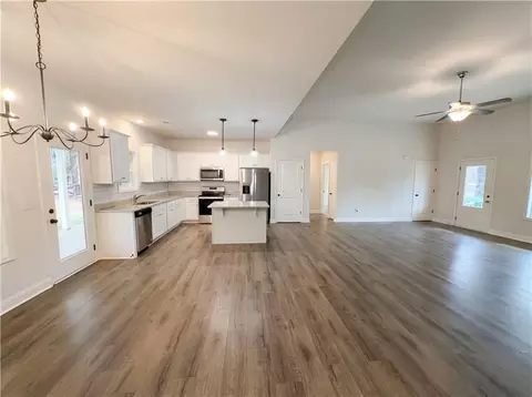 Living - 1841 Highway 138, Monroe, GA 30655 photo 4 of 4