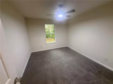 100 Chestnut Dr, Covington, GA 30016 photo 4
