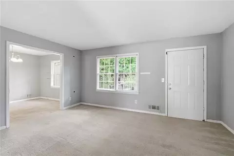 1614 Devon Ct, Stone Mountain, GA 30088 photo 12