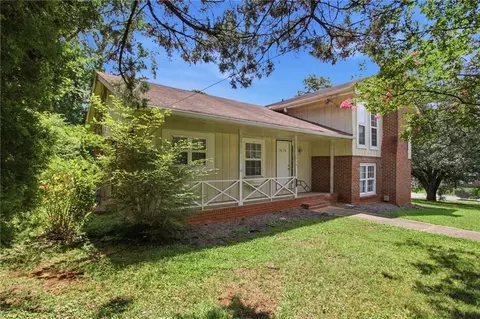 1614 Devon Ct, Stone Mountain, GA 30088 photo 2