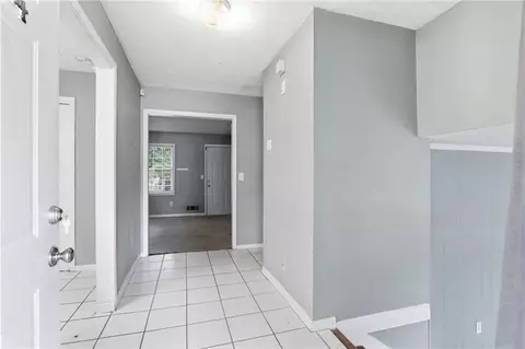 1614 Devon Ct, Stone Mountain, GA 30088 photo 10