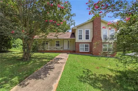 1614 Devon Ct, Stone Mountain, GA 30088 photo 1