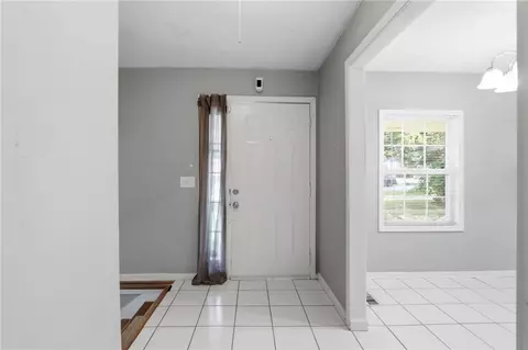 1614 Devon Ct, Stone Mountain, GA 30088 photo 9