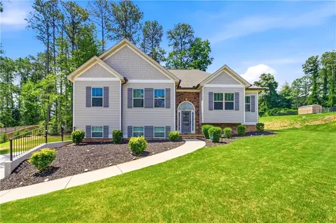 6055 Crowley Dr, Douglasville, GA 30135