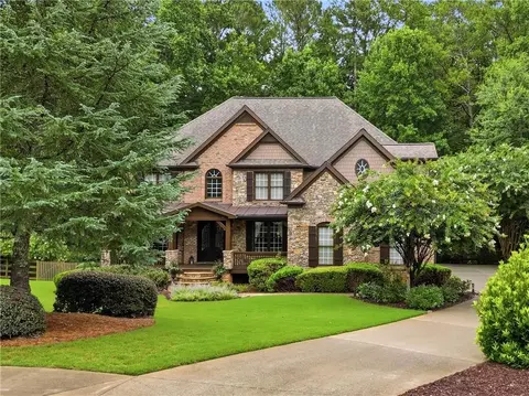 135 Laurel Ridge Dr, Alpharetta, GA 30004