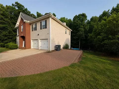 Exterior - 150 Adrians Ln, Covington, GA 30016 photo 3 of 5