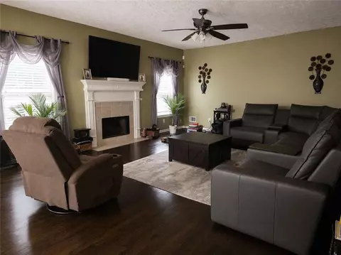 Living - 150 Adrians Ln, Covington, GA 30016 photo 3 of 5