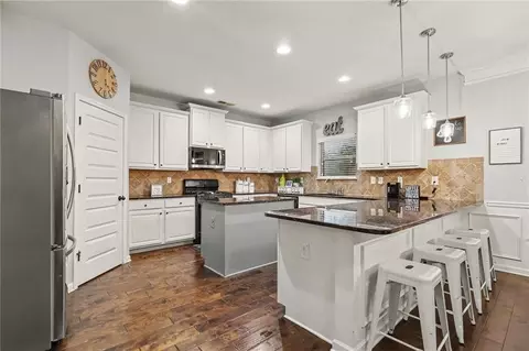 Kitchen - 20 Stream Glen Ct, Covington, GA 30016 photo 2 of 2